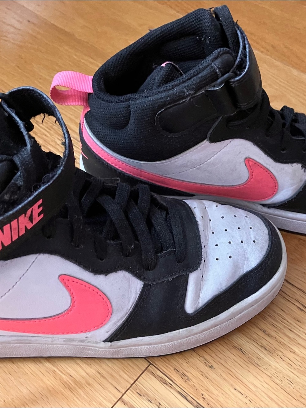 Nike Kids High-Top Sneakers in Black, White & Pink